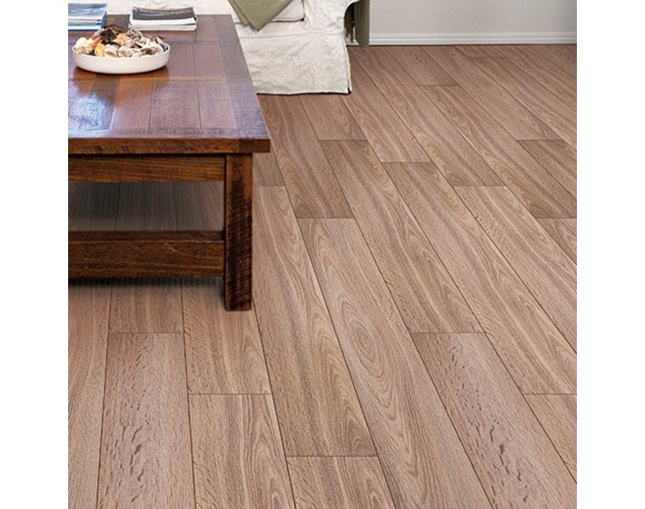 LAMINAT 10mm AC4 HRAST ALPSKI V-FUGA (1,73m2/pak)